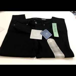 A3 Women’s Black Jeans 10P